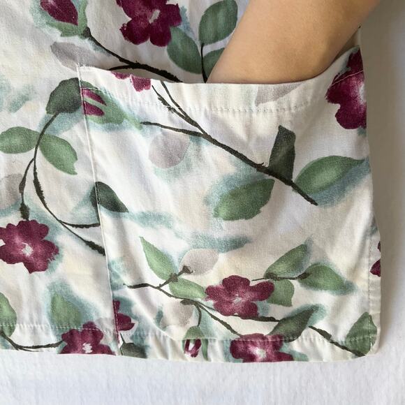 PL Uniform Women Short Sleeve Nurse Blouse size XS, Floral White Green Red - Picture 5 of 8